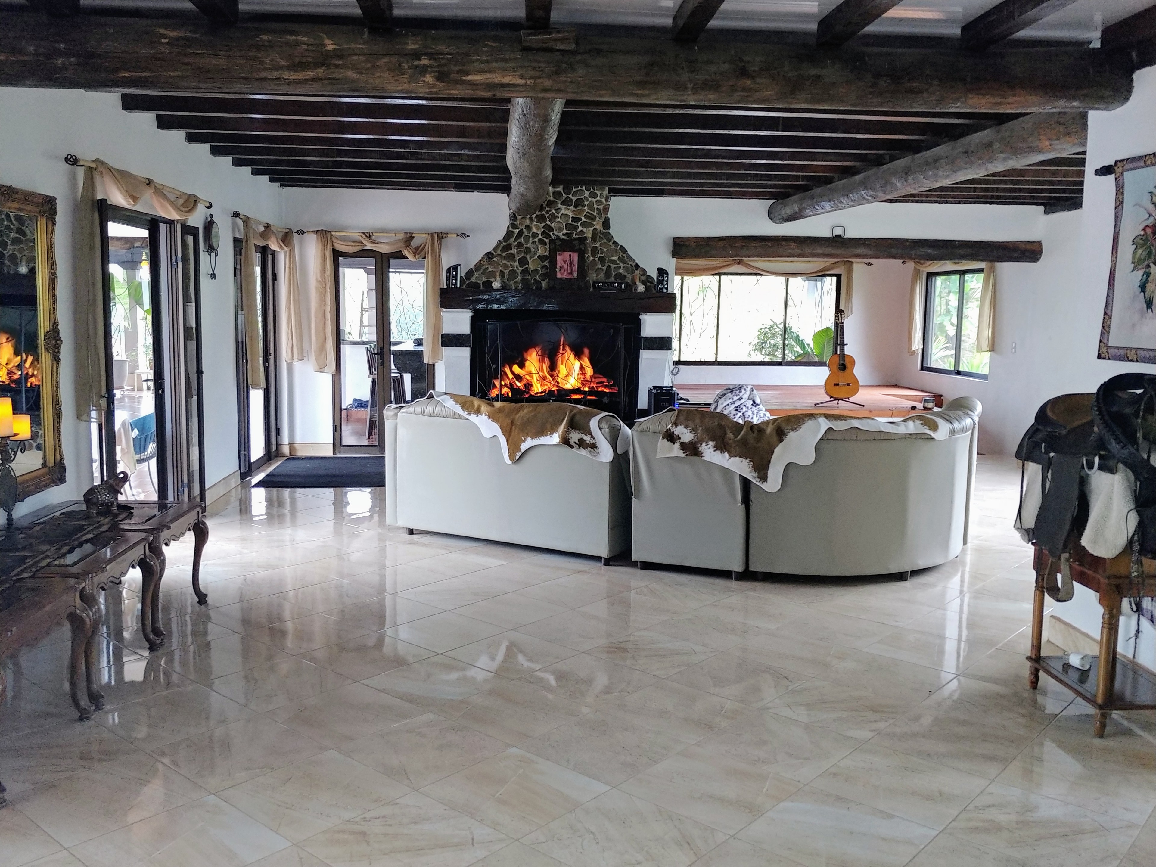 Main living room with artisan finishes